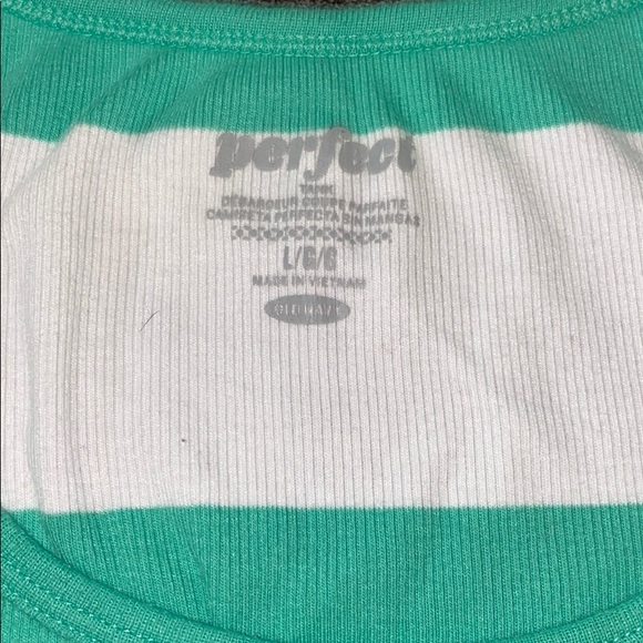 Old Navy perfect tank top - Picture 2 of 4